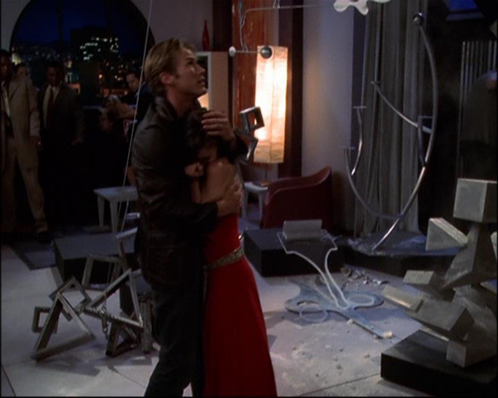 Charmed-Online-dot-net_803RunPiperRun2150.jpg