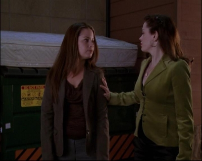 Charmed-Online-dot-net_803RunPiperRun1702.jpg