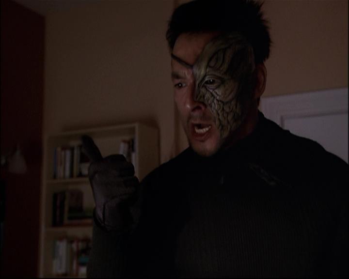 Charmed-Online-dot-net_806KillBillieVol1-1928.jpg