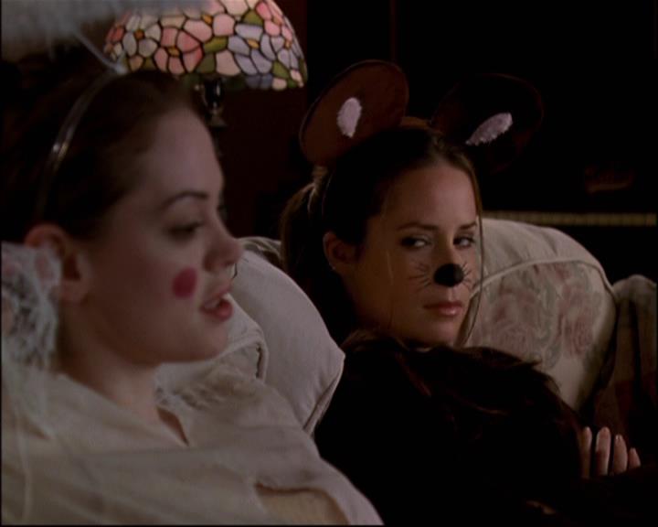 Charmed-Online-dot-net_806KillBillieVol1-2280.jpg
