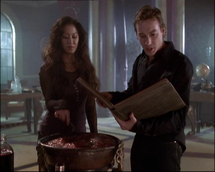 Charmed-Online-dot-net_808BattleOfTheHexes0736.jpg