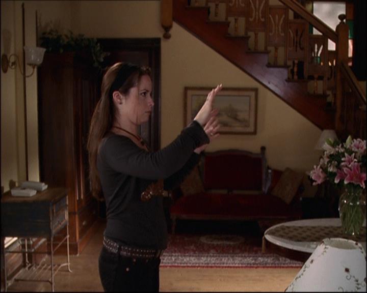 Charmed-Online-dot-net_808BattleOfTheHexes0998.jpg Charmed-Online-dot-net_808BattleOfTheHexes0998.jpg