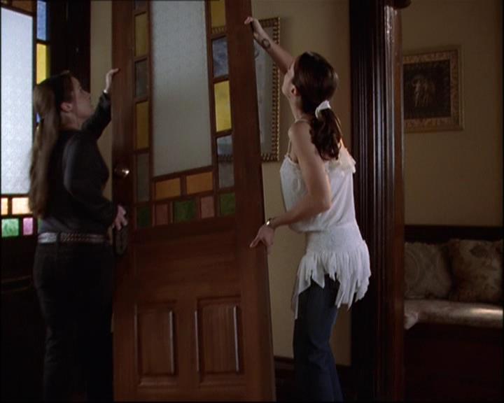 Charmed-Online-dot-net_808BattleOfTheHexes1151.jpg Charmed-Online-dot-net_808BattleOfTheHexes1151.jpg