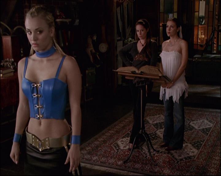 Charmed-Online-dot-net_808BattleOfTheHexes1812.jpg