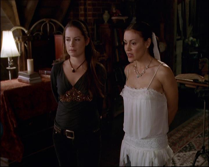 Charmed-Online-dot-net_808BattleOfTheHexes1830.jpg