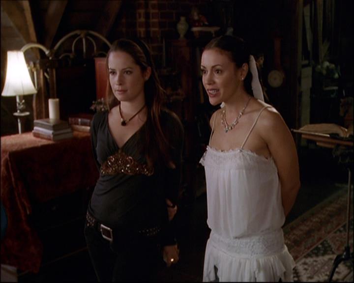 Charmed-Online-dot-net_808BattleOfTheHexes1831.jpg