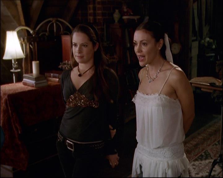 Charmed-Online-dot-net_808BattleOfTheHexes1832.jpg