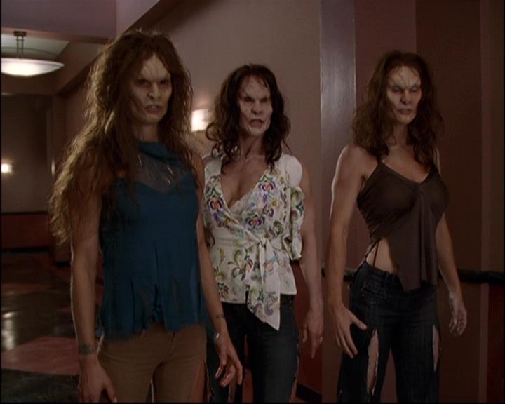 Charmed-Online-dot-net_809HulkusPocus1816.jpg