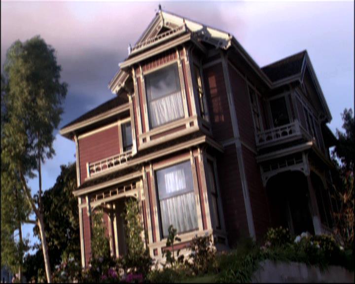 Charmed-Online-dot-net_810VayaConLeos1532.jpg