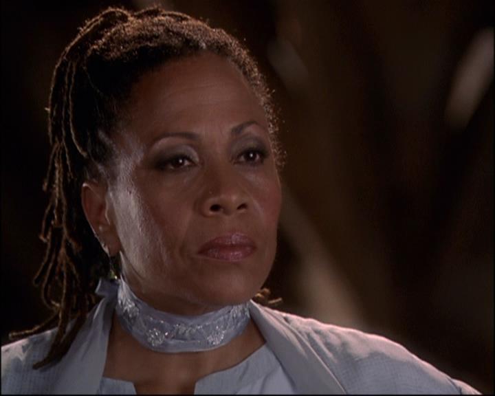 Charmed-Online-dot-net_810VayaConLeos1998.jpg Charmed-Online-dot-net_810VayaConLeos1998.jpg