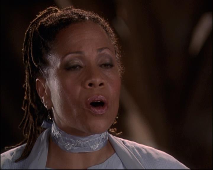 Charmed-Online-dot-net_810VayaConLeos2013.jpg