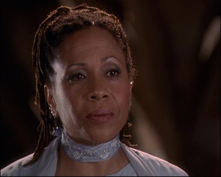 Charmed-Online-dot-net_810VayaConLeos2028.jpg