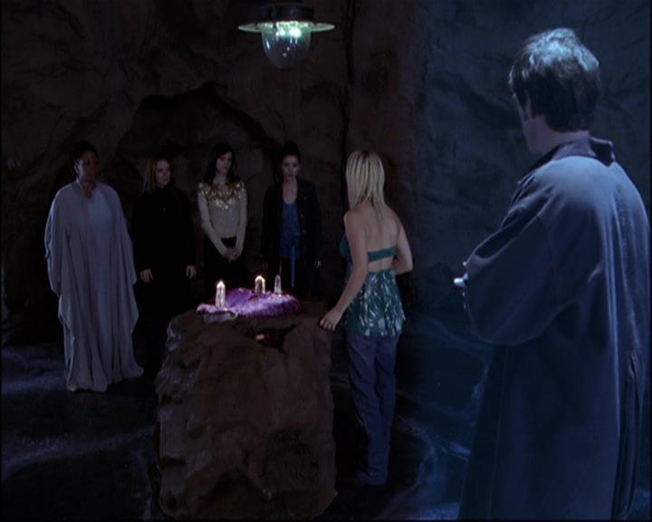 Charmed-Online-dot-net_810VayaConLeos2045.jpg