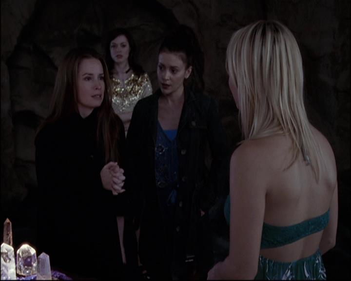 Charmed-Online-dot-net_810VayaConLeos2090.jpg
