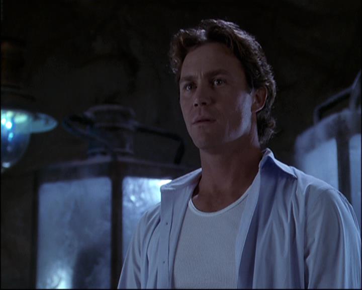 Charmed-Online-dot-net_810VayaConLeos2117.jpg