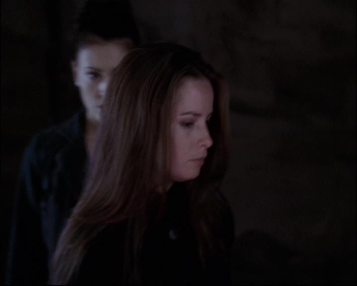 Charmed-Online-dot-net_810VayaConLeos2119.jpg