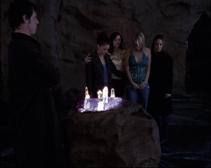 Charmed-Online-dot-net_810VayaConLeos2262.jpg