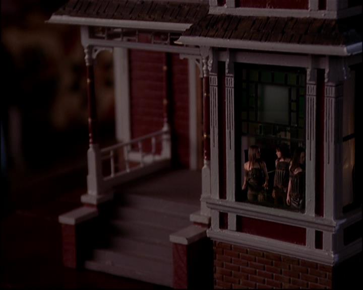 Charmed-Online-dot-813RepoManor2031.jpg Charmed-Online-dot-813RepoManor2031.jpg