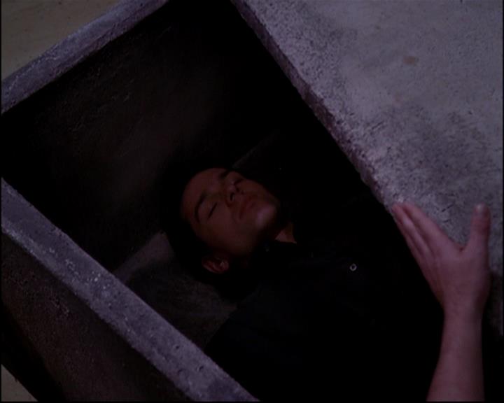 Charmed-Online-dot-814-12AngryZen0386.jpg Charmed-Online-dot-814-12AngryZen0386.jpg