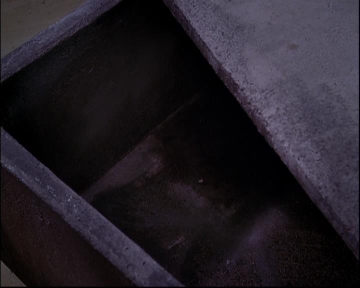 Charmed-Online-dot-814-12AngryZen0398.jpg Charmed-Online-dot-814-12AngryZen0398.jpg