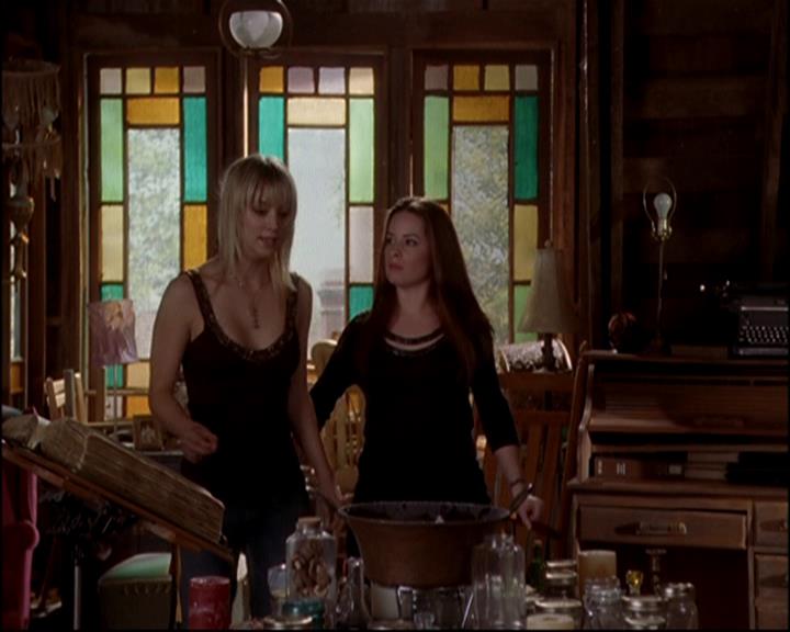 Charmed-Online-dot-814-12AngryZen0492.jpg Charmed-Online-dot-814-12AngryZen0492.jpg