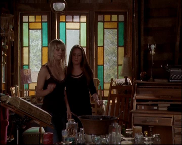 Charmed-Online-dot-814-12AngryZen0493.jpg Charmed-Online-dot-814-12AngryZen0493.jpg