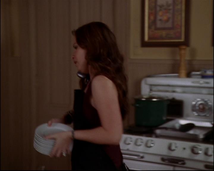 Charmed-Online-dot-816EngagedAndConfused0020.jpg