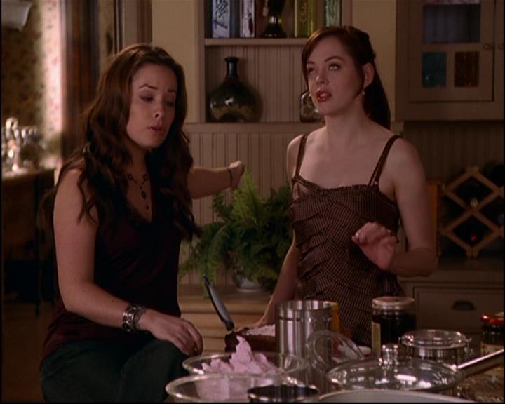 Charmed-Online-dot-816EngagedAndConfused0562.jpg
