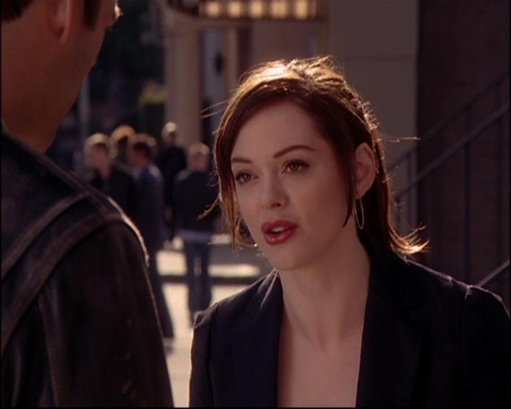 Charmed-Online-dot-816EngagedAndConfused0679.jpg
