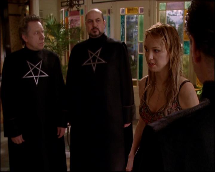 Charmed-Online-dot-816EngagedAndConfused1328.jpg Charmed-Online-dot-816EngagedAndConfused1328.jpg