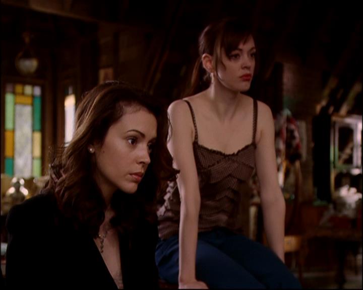 Charmed-Online-dot-816EngagedAndConfused1432.jpg Charmed-Online-dot-816EngagedAndConfused1432.jpg