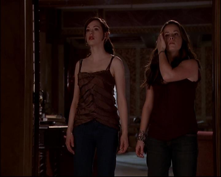 Charmed-Online-dot-816EngagedAndConfused1831.jpg Charmed-Online-dot-816EngagedAndConfused1831.jpg