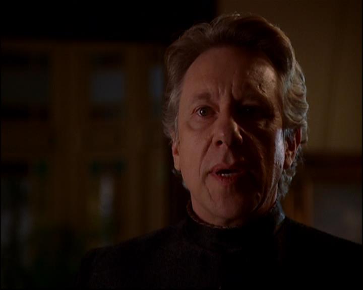 Charmed-Online-dot-816EngagedAndConfused1926.jpg Charmed-Online-dot-816EngagedAndConfused1926.jpg