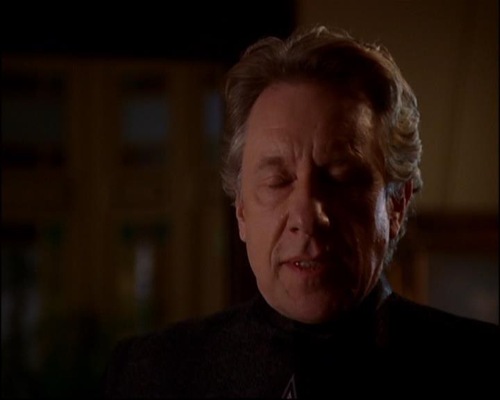 Charmed-Online-dot-816EngagedAndConfused1933.jpg Charmed-Online-dot-816EngagedAndConfused1933.jpg