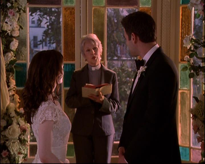 Charmed-Online-dot-816EngagedAndConfused2127.jpg Charmed-Online-dot-816EngagedAndConfused2127.jpg