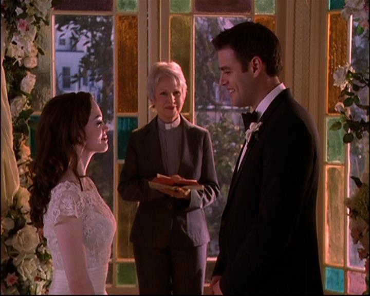 Charmed-Online-dot-816EngagedAndConfused2211.jpg Charmed-Online-dot-816EngagedAndConfused2211.jpg