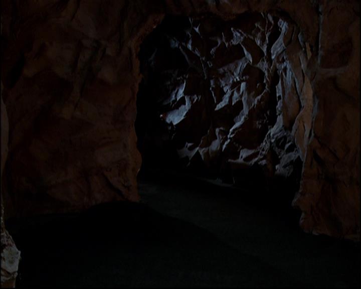 Charmed-Online-dot-818TheTornIdentity0324.jpg Charmed-Online-dot-818TheTornIdentity0324.jpg