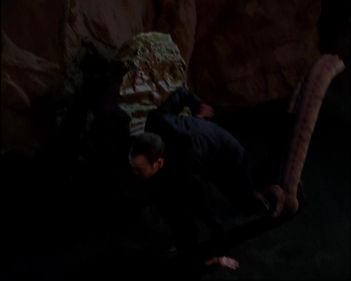 Charmed-Online-dot-818TheTornIdentity0329.jpg Charmed-Online-dot-818TheTornIdentity0329.jpg