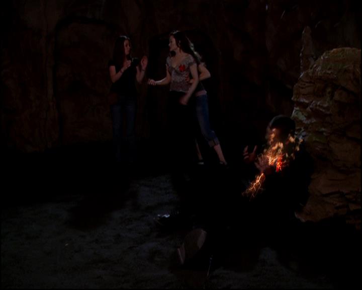 Charmed-Online-dot-818TheTornIdentity0692.jpg Charmed-Online-dot-818TheTornIdentity0692.jpg