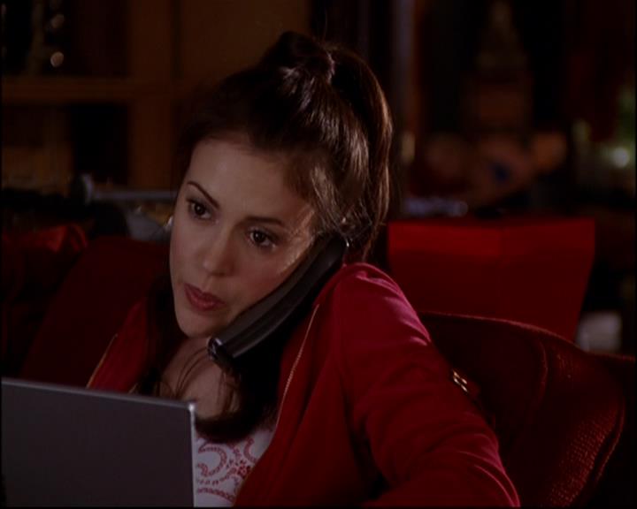 Charmed-Online-dot-818TheTornIdentity0821.jpg Charmed-Online-dot-818TheTornIdentity0821.jpg