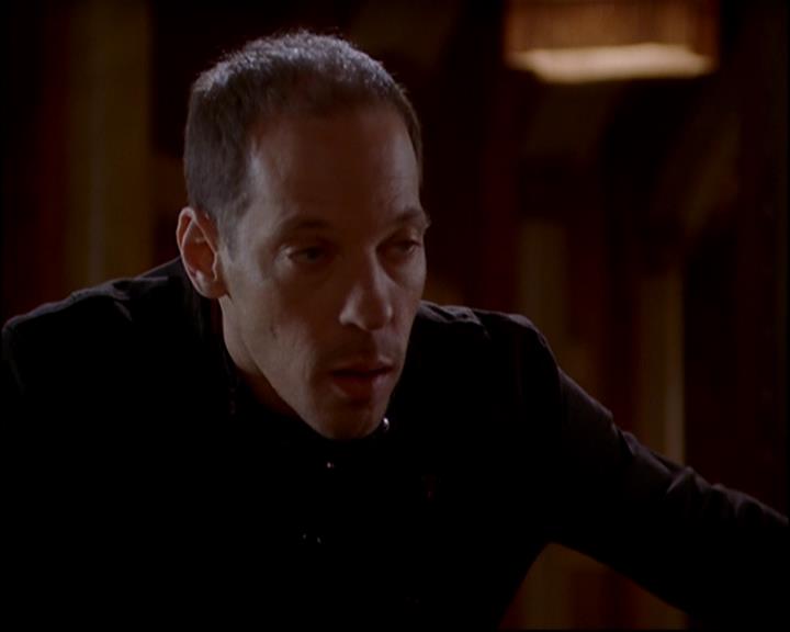 Charmed-Online-dot-818TheTornIdentity0944.jpg Charmed-Online-dot-818TheTornIdentity0944.jpg