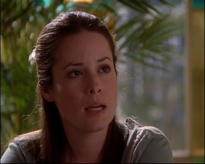 Charmed-Online-dot-818TheTornIdentity2154.jpg Charmed-Online-dot-818TheTornIdentity2154.jpg