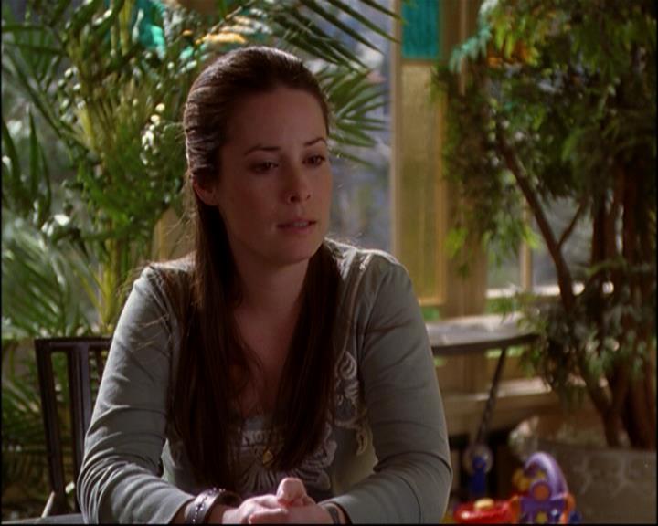 Charmed-Online-dot-818TheTornIdentity2162.jpg Charmed-Online-dot-818TheTornIdentity2162.jpg