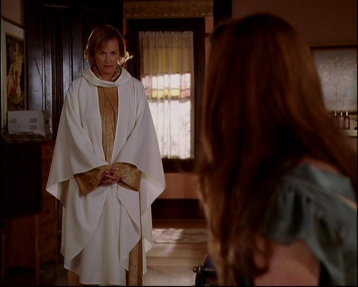Charmed-Online-dot-819TheJungAndTheRestless1105.jpg