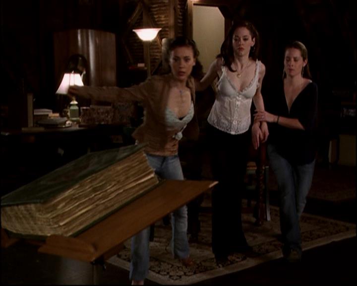 Charmed-Online-dot-820GoneWithTheWitches2114.jpg