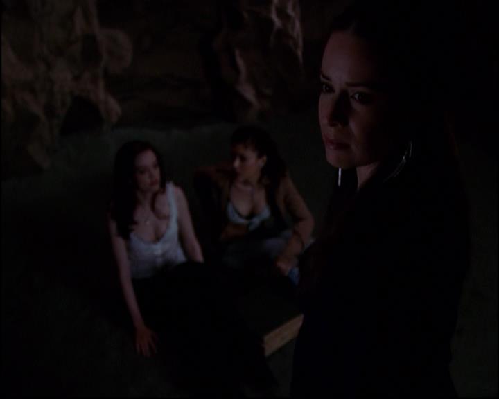 Charmed-Online-dot-820GoneWithTheWitches2146.jpg