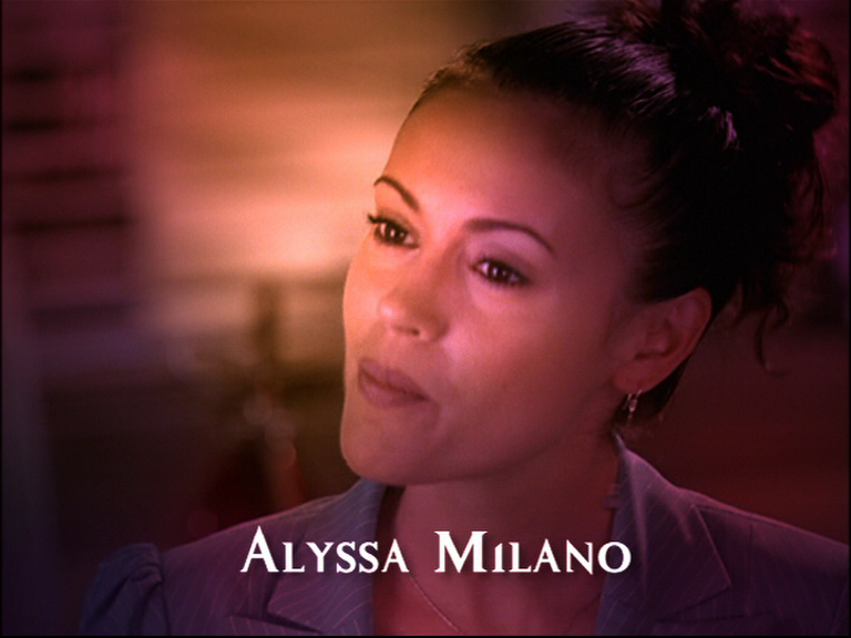 charmed-online_dot_net_OpeningCreditsS8-00071.png