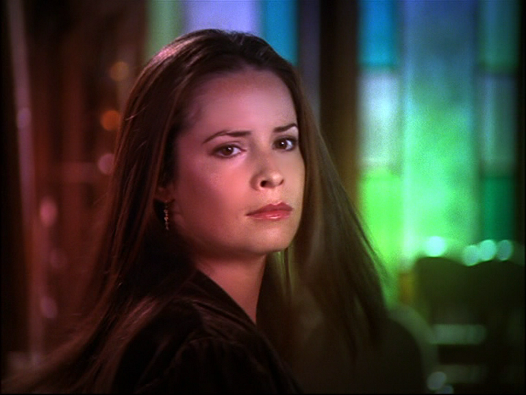 charmed-online_dot_net_OpeningCreditsS8-00031.png