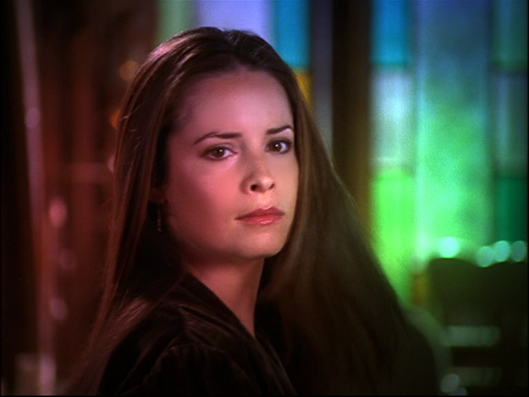 charmed-online_dot_net_OpeningCreditsS8-00032.png