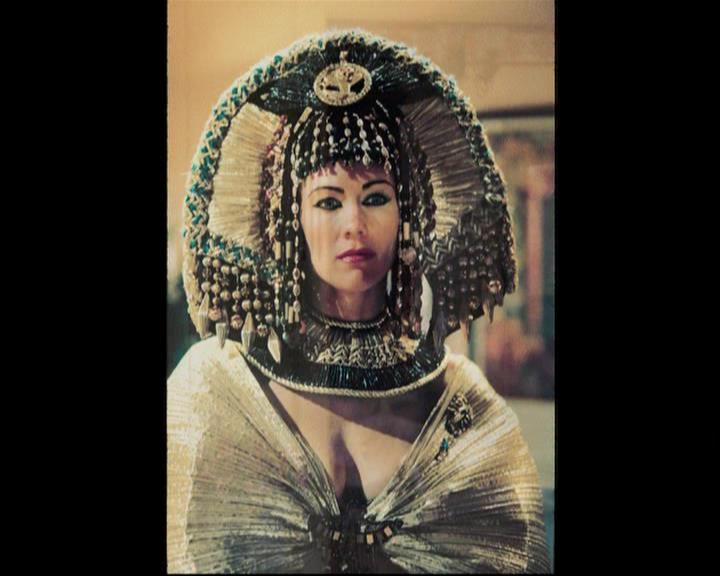 Charmed-Online-dot-TheMakingOfCharmed0425.jpg Charmed-Online-dot-TheMakingOfCharmed0425.jpg